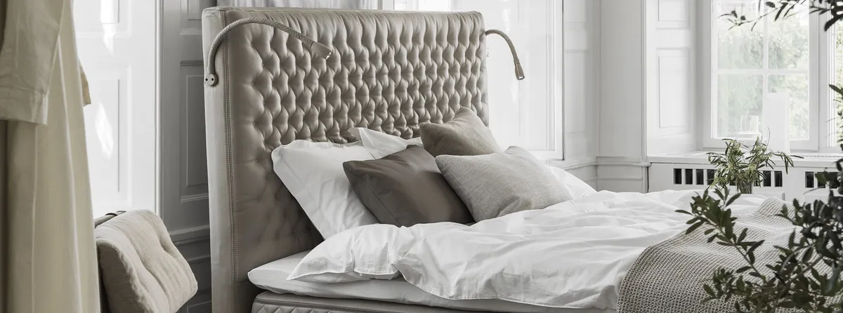 Choosing a headboard isn't just about style its also about functionality. Consider who the headboard is for and how it fits into your routine. For example, adjustable headboards can be tilted to provide optimal angles for sitting up, reading, or watching TV.
